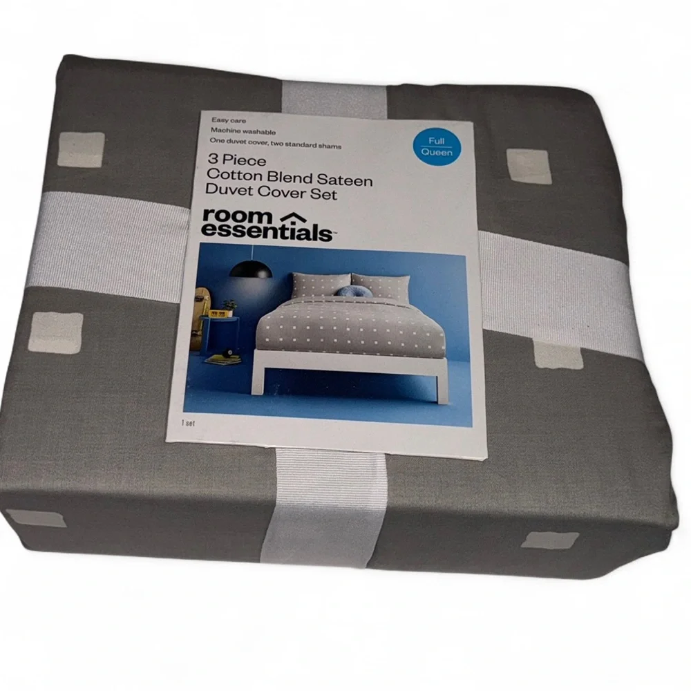 Room Essentials Gray and White Duvet Set